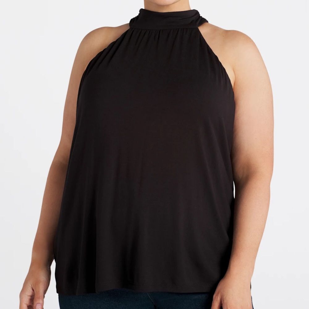 NINE BRITTON
Rhys Halter Neck Knit Top Black M Stitch Fix Nwt